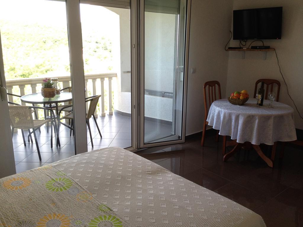 Apartmani Lazarevic Lustica Exterior photo