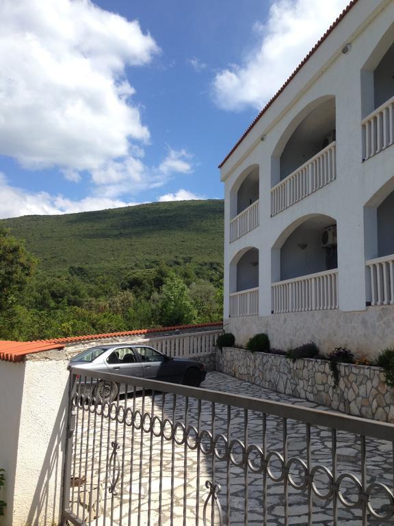 Apartmani Lazarevic Lustica Exterior photo