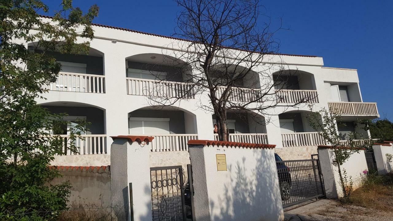 Apartmani Lazarevic Lustica Exterior photo